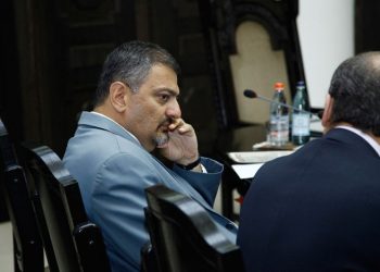 Расхождение действительности и прогнозов по госдолгу