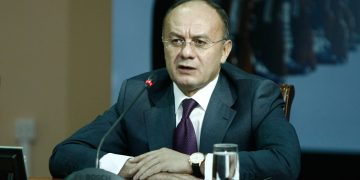 Оганян противоречит себе в вопросе политзаключенных