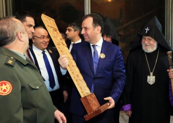 Կրոնական կազմակերպություններն անջատ են պետությունից. Սահմանադրություն