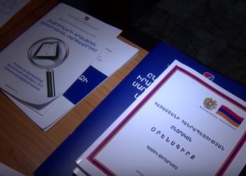 Правительство не предлагало устанавливать 25% квоты для  женщин в НС