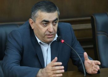 Неустойчивое мнение Рустамяна о полномочиях премьер-министра