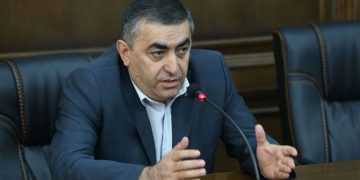 Неустойчивое мнение Рустамяна о полномочиях премьер-министра