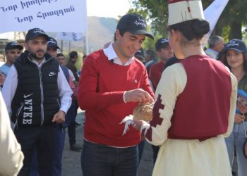 Վարչական ռեսուրսի չարաշահում` Սասուն Միքայելյանի որդու համար (ձայնագրություն)