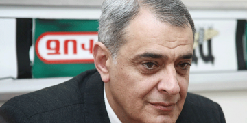 Ряд дезинформаций от Давида Шахназаряна