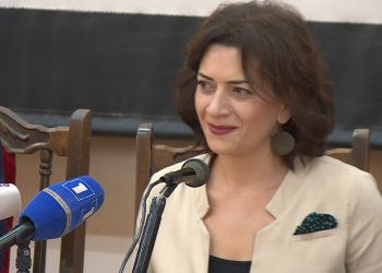 Աննա Հակոբյանի՝ ուղղաթիռով Արթիկ մեկնելու մասին լուրը կեղծ է