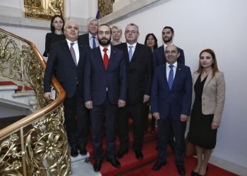 Պահանջում ենք հերքում ArmDaily.am կայքից