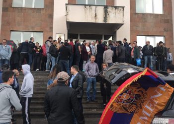 Как граждане откликнулись на прызыв премьер-министра. Заблокировнные суды