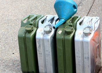 Монополия на рынке бензина крепчает. Цифры правительства врут