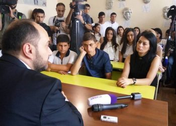 Ուսուցչի աշխատավարձ․ նախարարն ու փոխնախարարը հակասում են իրար