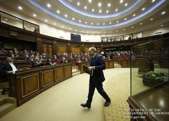 Ուղիղ ժողովրդավարությու՞ն, թե՞ անգրագետ Պողոս․ «Իմ քայլի» փոփոխական կարծիքը հանրաքվեների մասին