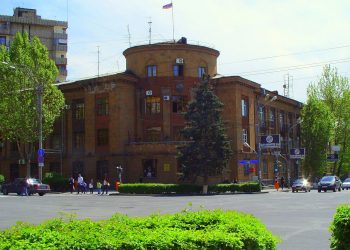 Կենտրոն թաղապետարանի աշխատակիցը կորոնավիրուսի ախտանիշ չունի, սակայն մեկուսացվել է. Hraparak.am-ը սխալ է