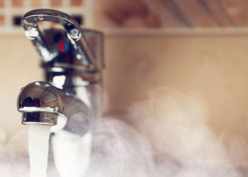 Hot water does not kill coronavirus: Myth and reality