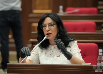 Տեղական և չինական շուկայում բժշկական դիմակների մեծածախ և մանրածախ գները.  ԱԺ պատգամավորներից ով է սխալ, ով՝ ճիշտ