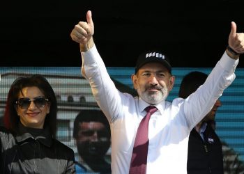 Что Никол Пашинян «удалял пинцетом» и «дезинфицировал водкой»?