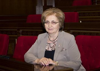Ալվինա Գյուլումյանի արդարացումներն ու մանիպուլյատիվ դիտարկումները