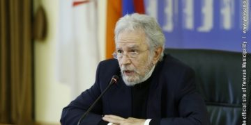 Странный и сложный архитектор: Обещания Месчяна и реальность