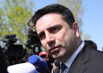 Армения не подавала заявку на приобретение вакцины. Минздрав и Ален Симонян противоречат друг другу