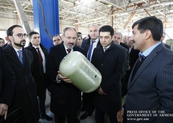 Փաշինյանը Վանաձորում մեքենաների գործարան չի բացել․ Մարուքյանն ու Եղիազարյանը սխալվում են