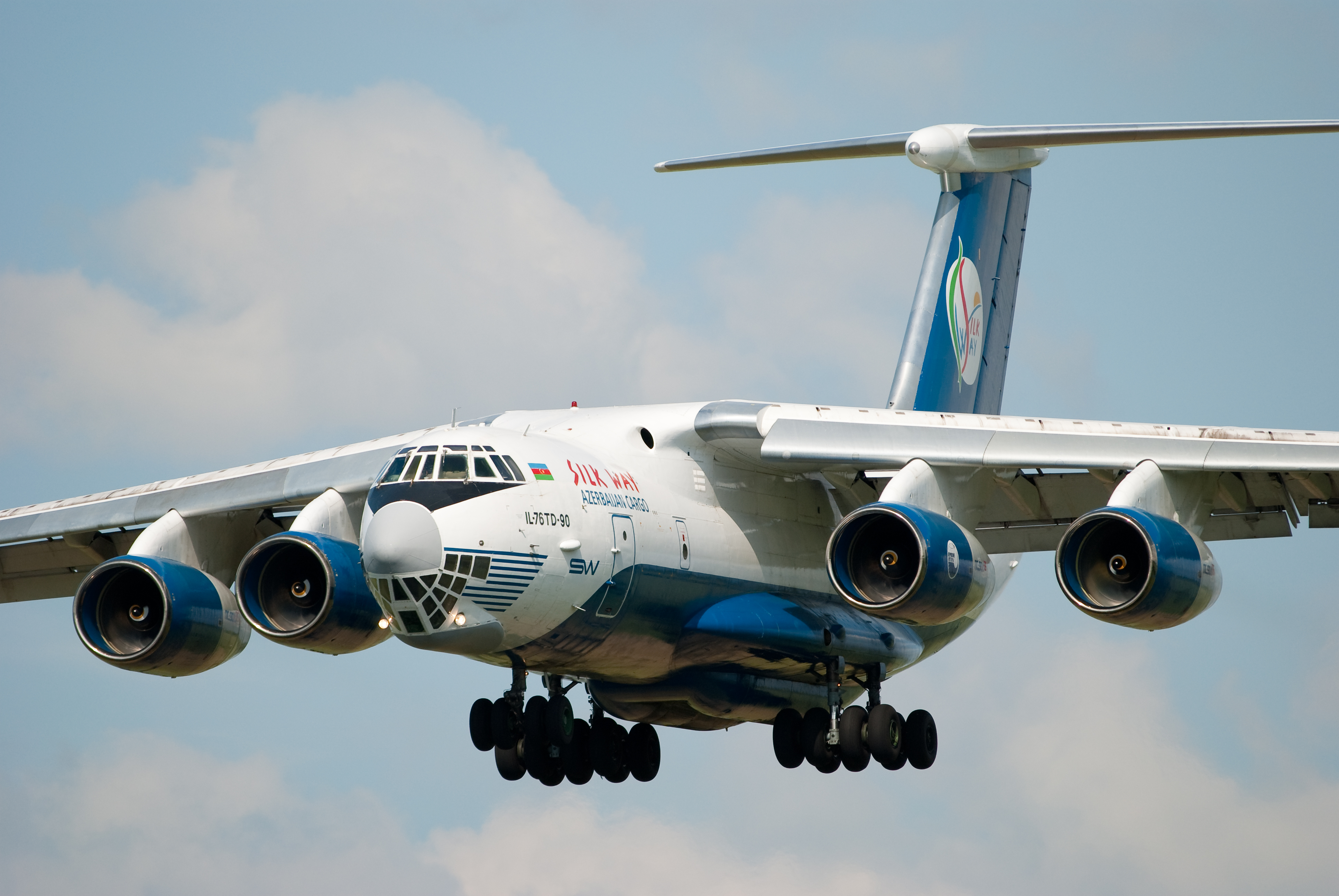 Перелет в азербайджан. Ил-76мд-90а. Ил-76 Silk way. Самолет Ilyushin/Ильюшин il-76 Silkway Cargo. Ил 76 Азербайджан.