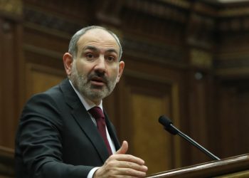 Ինչ չէր հերքում վարչապետը, հիմա հերքում է․ ԳՇ պետը զեկուցե՞լ է, թե՞ ոչ