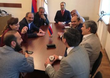 Ո՞վ է «սուտ ասում». դե՞մ էր «Լուսավոր Հայաստանը» Նիկոլ Փաշինյանի վարչապետությանը