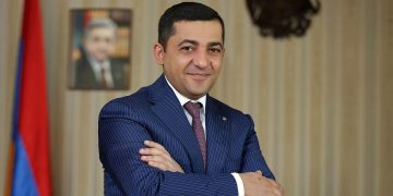 Ե՞րբ են կրթօջախների աշխատողներին կանչել ոստիկանություն. Դավթաշենի նախկին թաղապետ Ռուսլան Բաղդասարյանը կեղծում է