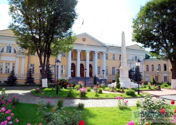 «Кукареканье Калашникова», возмущение армян и нота протеста посольства Армении в России