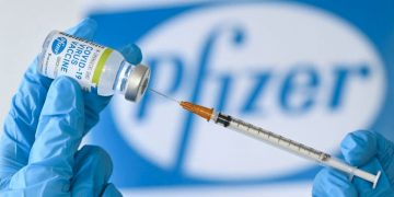 Информационный хаос вокруг задерживающейся вакцины Pfizer