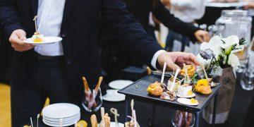 Новогодний фуршет МИД, организованный за счет средств государственного бюджета: авторское и исключительное право