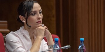 Չավուշօղլուի ժեստը, Շուշին և Հադրութը․ Լուսինե Բադալյանի մանիպուլյացիաները և անհիմն համեմատությունները
