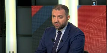 Նվազագույն աշխատավարձն ու պաշտոնյայի աշխատավարձի չափը․ Քերոբյանի մանիպուլյացիան