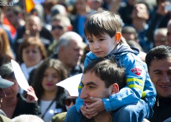 Որքանո՞վ է օրինական երեխաների մասնակցությունը հանրային հավաքներին