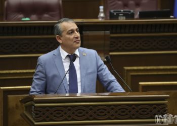 Депутат ошибается: в прошлом офицеры также получали жилье во время службы