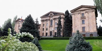 Parliamentary parties violating the Law on Declaration