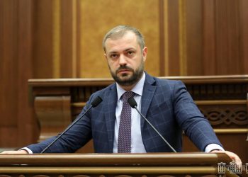 Երբ պետք է՝ դրամով, երբ պետք է՝ դոլարով․ Պապոյանը մանիպուլացնում է ՀՆԱ ցուցանիշները՝ նախկինում և հիմա